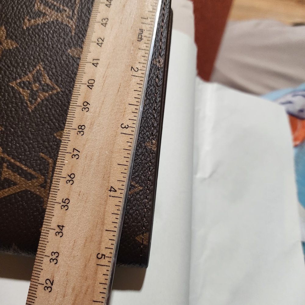 LV Monogram Planner - Picture 12 of 12